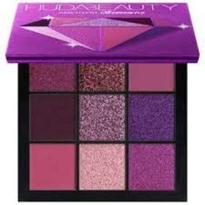 Obsessions eye shadow pallet - Huda Beauty